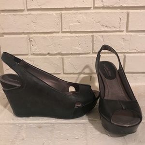 Reaction by Kenneth Cole Black Leather Wedge Shoe